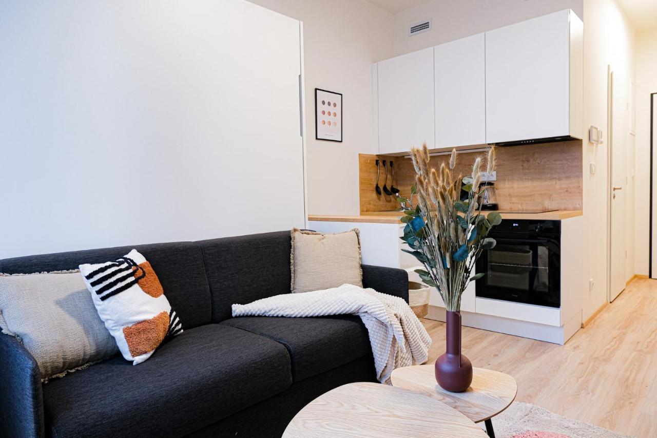 Mymozart Apartments Prague By Rentero Property Luaran gambar