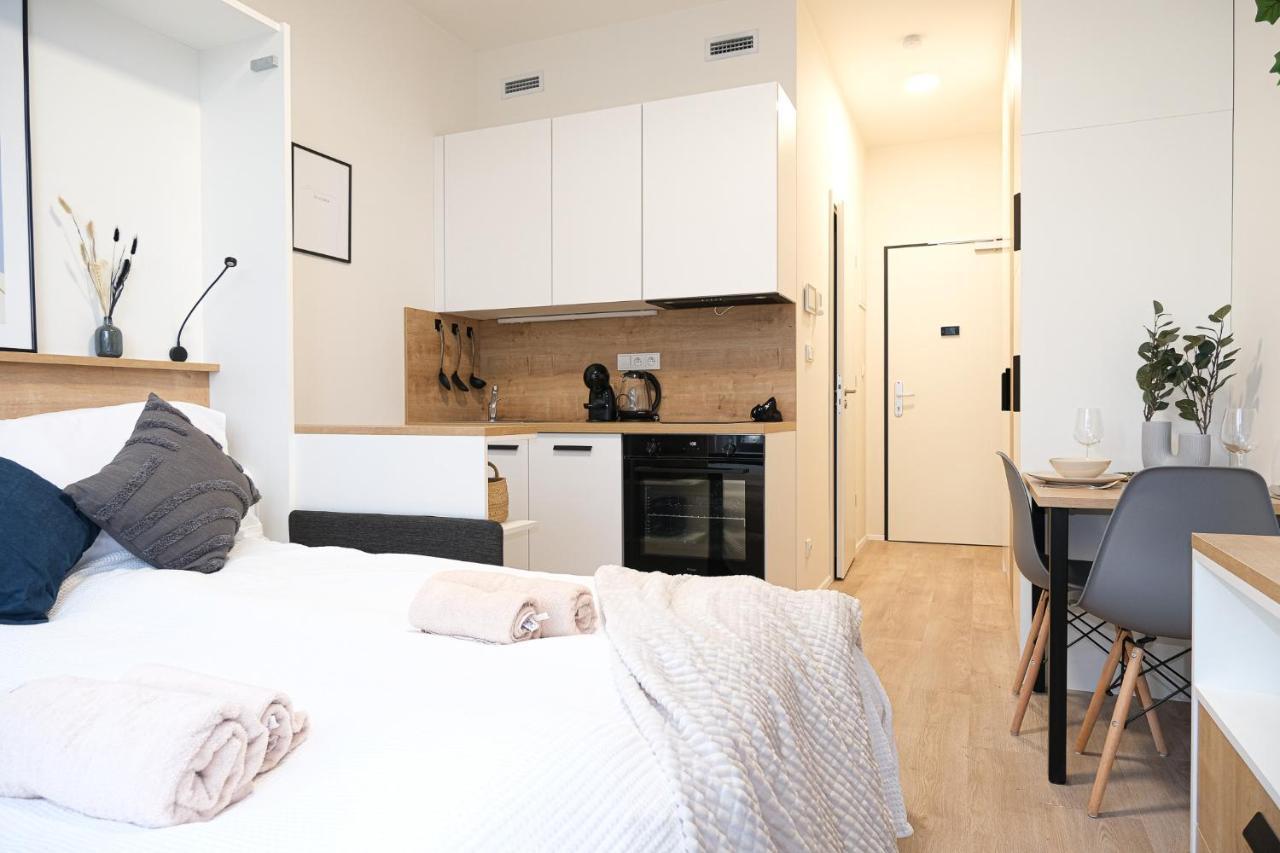 Mymozart Apartments Prague By Rentero Property Luaran gambar