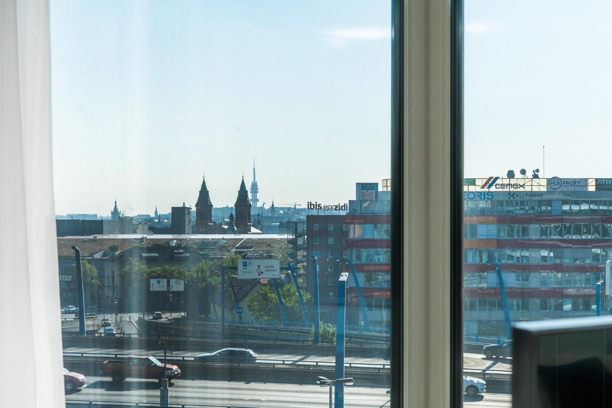 Mymozart Apartments Prague By Rentero Property Luaran gambar